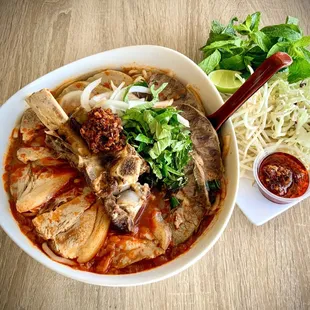 BUN BO HUE Spicy Noodles Soup (Beef Ribs, Beef Shank, Pork Shank, Pork Ham...)