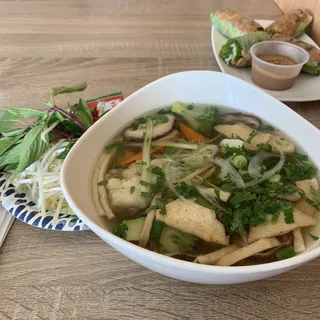 Gogo Vegetarian Pho