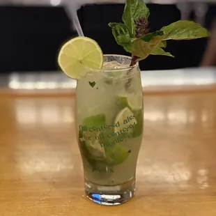 a mojit with lime and mint