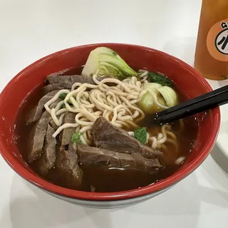 #N10. Braised Beef Noodle Soup ()