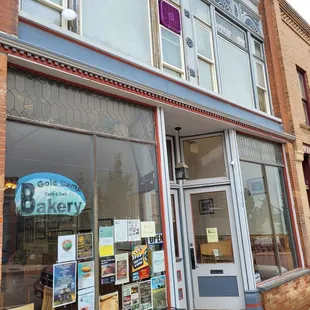 Unassuming exterior to a fantastic bakery!