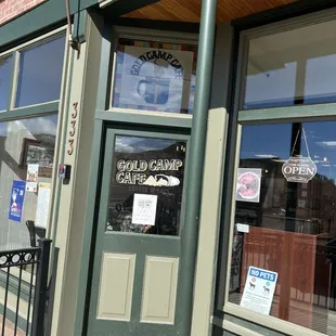 The door to the restaurant