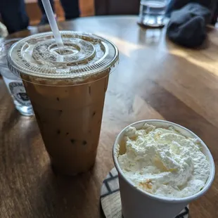 Iced caramel latte + espresso con panna