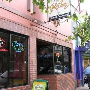 The front of the new-Olde Gold Cane 2005