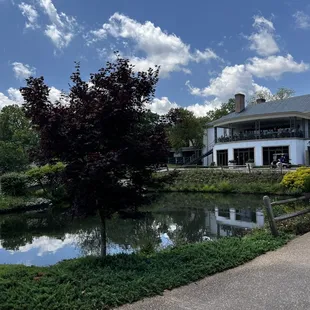 Golden Horseshoe Golf Club ~ Gold Clubhouse