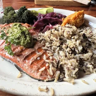 Grilled salmon with chimichuri