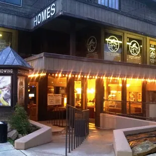 Exterior/Entrance