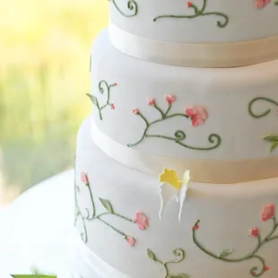 White chiffon cake with fresh strawberry filling with fondant