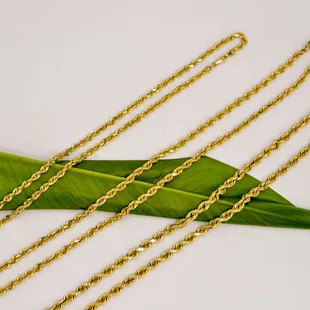 We carry a variety of sizes/lengths of rope chains