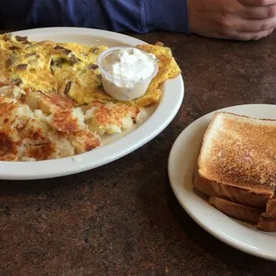 Gyro Omelete w/ Hash browns and regular toast