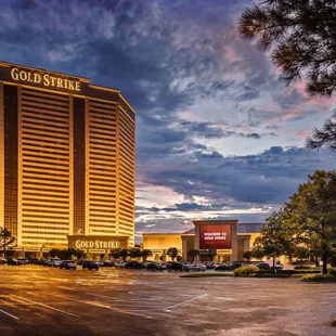 Gold Strike Exterior