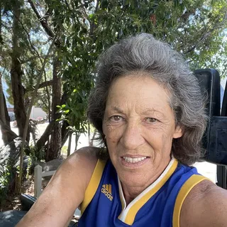 Laura L.