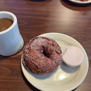 sugarplum bagel &amp; pomegranate cream cheese