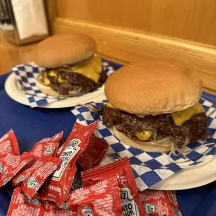 Burgers were 3/5. Meat was "ok". Only ate 1/2.