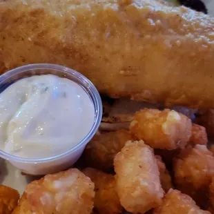 Gold fish sandwich and tots