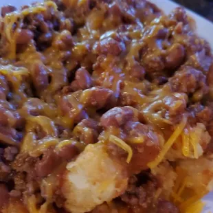 Chili cheese tots