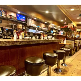 Inside Golden Apple Grill &amp; Breakfast House.(Lincoln Ave/Wellington Ave/Southport Ave) Open 24/7 Dine In Take Out Delivery. Cool!