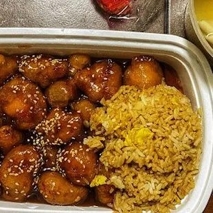 Sesame Chicken w/Fried Rice