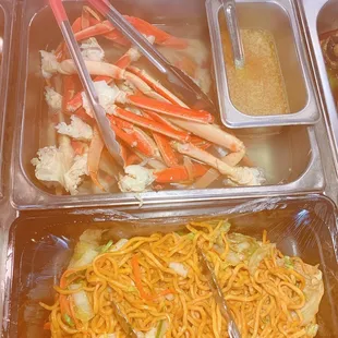 Veg lo mein and crablegs