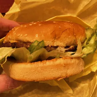 Bacon Cheeseburger, this photo doesn&apos;t do it justice: it&apos;s a nice burger!