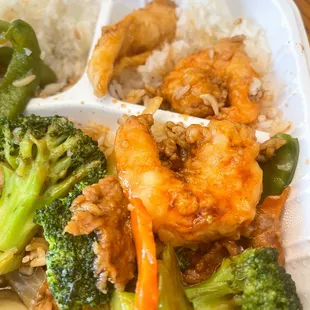 Huge Shrimp  112. Shrimp with Chinese Vegetables  Triple Delight   Lunch Special til 3pm