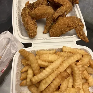 5 Chicken wings with fried rice or French fries