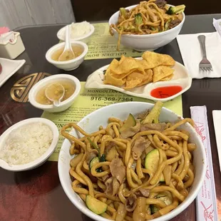 Dine-in appetizers, entree, and ice cream