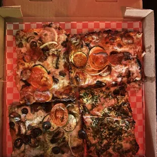 Combo, Veggie Pesto, Clam pizza