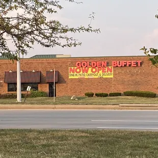 They now have Patio Seating and offer Uber Eats, GrubHub, and DoorDash!