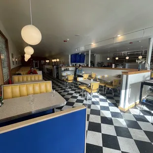 Cute diner decor!