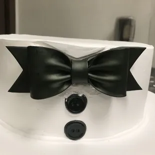 Came smeared like this as this is the focal point of the cake so I was upset about this.