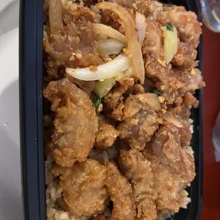 Boneless Dark Chicken over Fried Rice that had a slight kick, a great tasting, generous and well put together Lunch