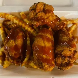 Chicken wings and fries platter