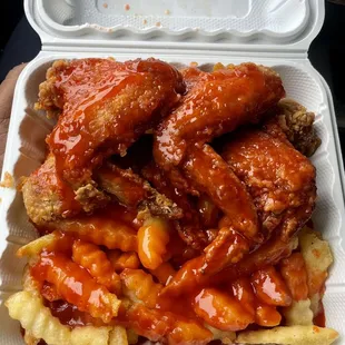 4 Chicken Wings &amp; fries