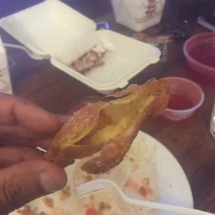 Almost zero crab in the crab Rangoon. What a rip off!