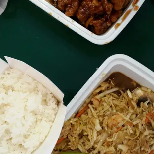 Checking out the Chinese restaurant down the street from the new house. Let&apos;s hope for the best.
