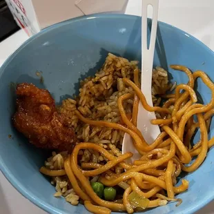 food, fried chicken wings, poultry, bbq wings, chicken wings, fried chicken, bbq chicken, chicken wings and fried chicken, chicken