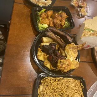 Pork 8 Pieces Fried Dumpling, General Tso&apos;s Chicken, bo bo platter, Shrimp Lo Mein