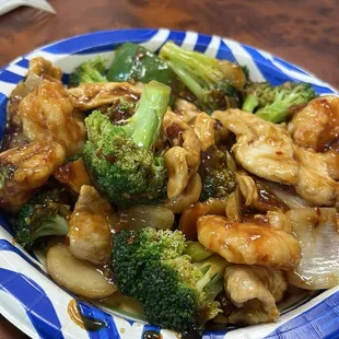 Chicken and shrimp with spicy garlic sauce