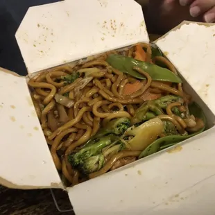 Veggie lo mein qt