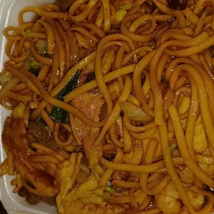 Large  combination  low mein