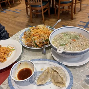 18. Chicken with Sizzling Rice Soup 11. Steamed Juicy Dumpling 39. Chicken Chow Mein