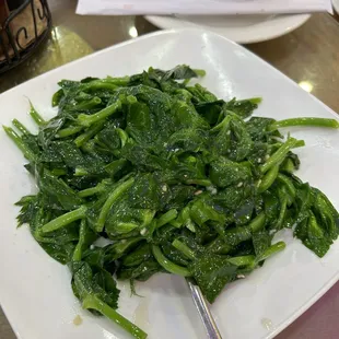 Snow Pea Baby Leaf with Mashed Garlic/