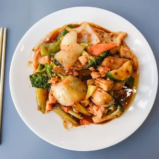 ramen and noodles, noodle dish, noodle soup, ramen, food, noodles