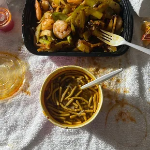 Juice every wheee. Bland food. Ugh. Waste of my money.