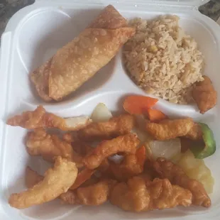 Burned and cold chicken... 1  small green pepper sliver ...1 small pineapple sliver...and a couple of onions