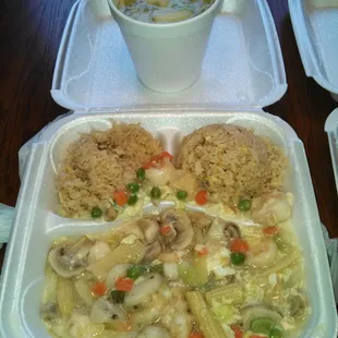 Shrimp with lobster sauce