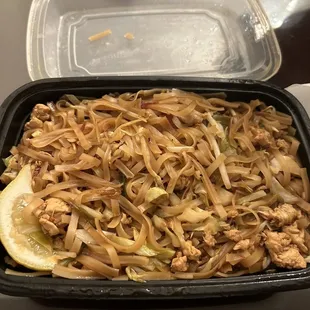 Chicken pad thai