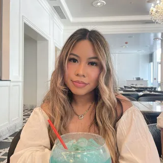 Kyna V.