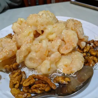 Shrimp with Honey Glazed Walnut